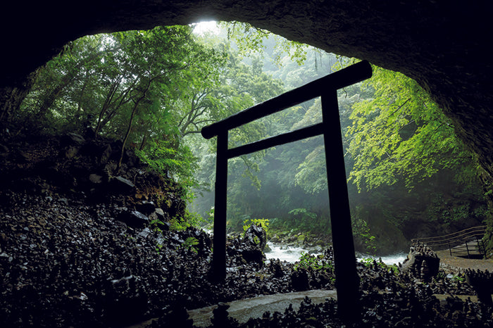 【ランドネ】天岩戸神社“しめ縄掛けかえ”見学と神話の里を歩く 2.5日間　※Mt.ランドネ会員さま割引あり！