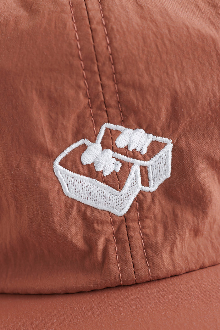 ［ランドネ×ハロ コモディティ］山小屋キャップ しらびそ小屋のトースト