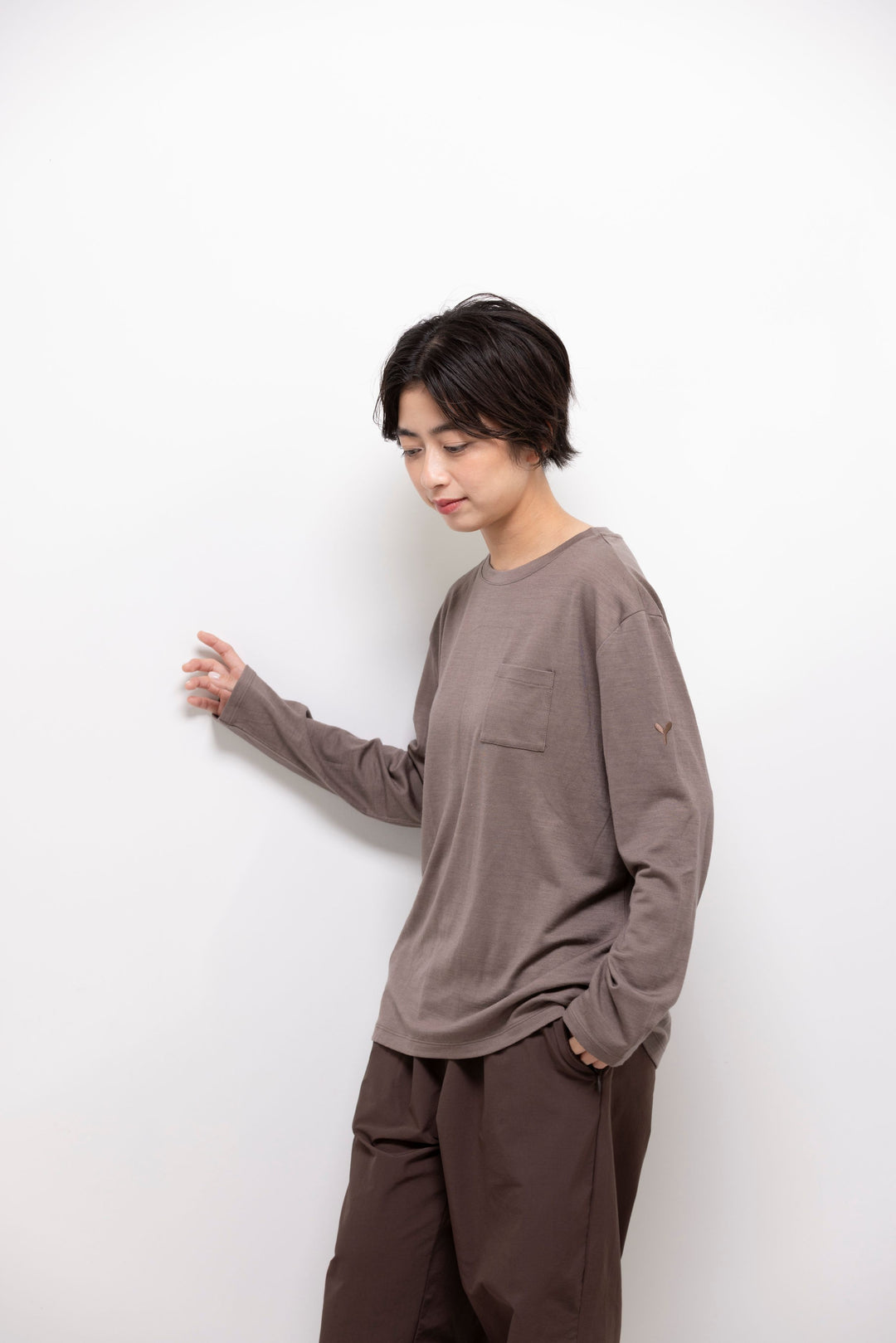 ［かわり芽］胸にポケット 長袖ウールTシャツ