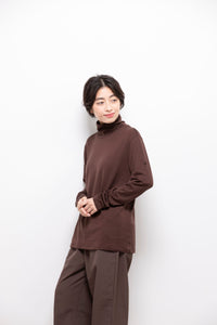 ［かわり芽］ゆったりウールハイネックTシャツ