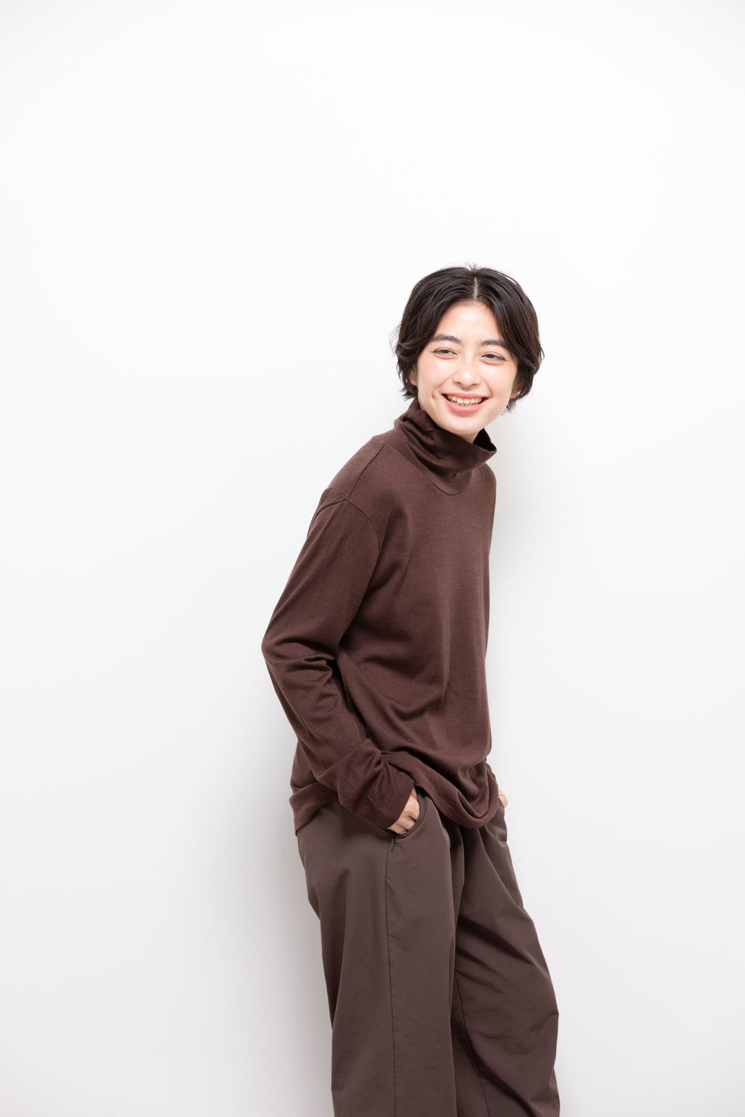 ［かわり芽］ゆったりウールハイネックTシャツ