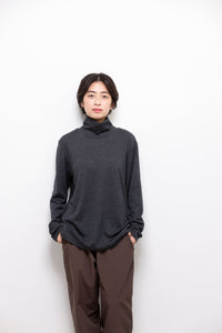 ［かわり芽］ゆったりウールハイネックTシャツ