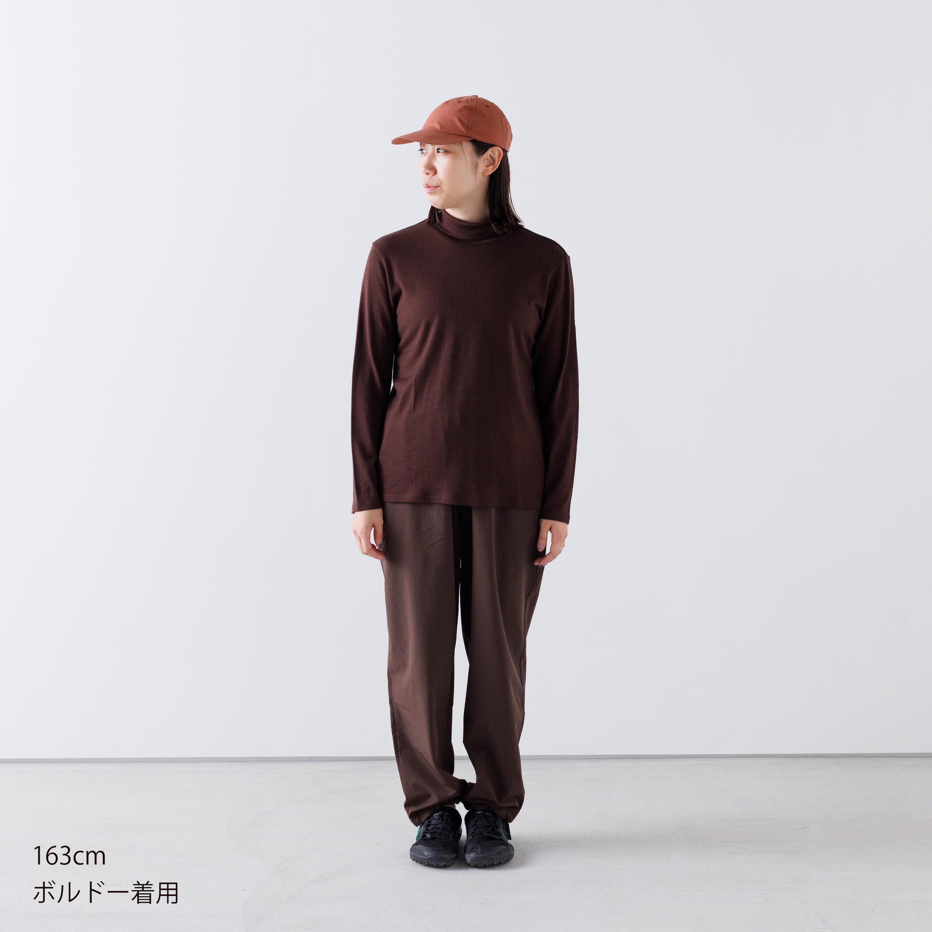 かわり芽］ゆったりウールハイネックTシャツ – FUNQTEN