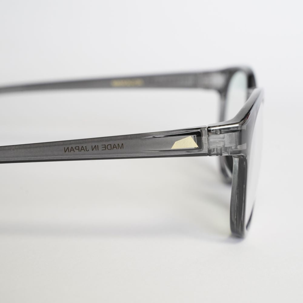 MAKALOA BLACK WITH PHOTOCHROMIC GREY LENSES