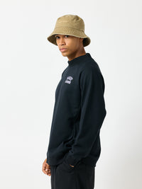 ［BOGEY LOUNGE］ モックネック長袖トップス（文字プリント）