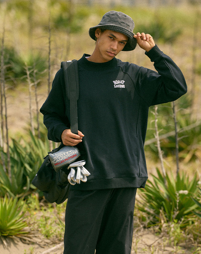 ［BOGEY LOUNGE］ モックネック長袖トップス（文字プリント）