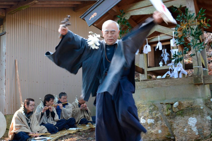 【ランドネ】山の恵みが生まれる場所へ。セリサイト採掘場と白山の祈りをたずねて