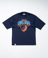 SVKA6001［サルベージパブリックコレパ］パルルモックネックS/S（TEAM KOLEPA）