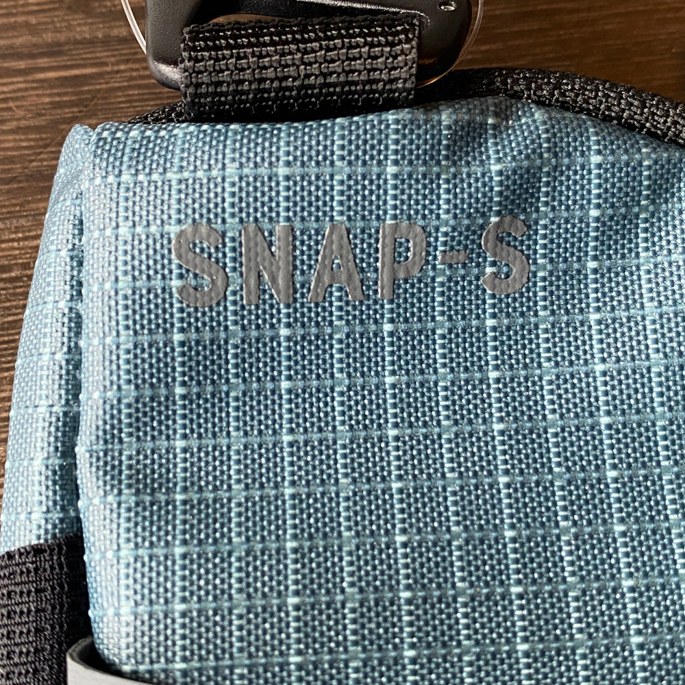 人気の登山用ショルダーポーチが新色で登場！｜［PAAGO WORKS×PEAKS