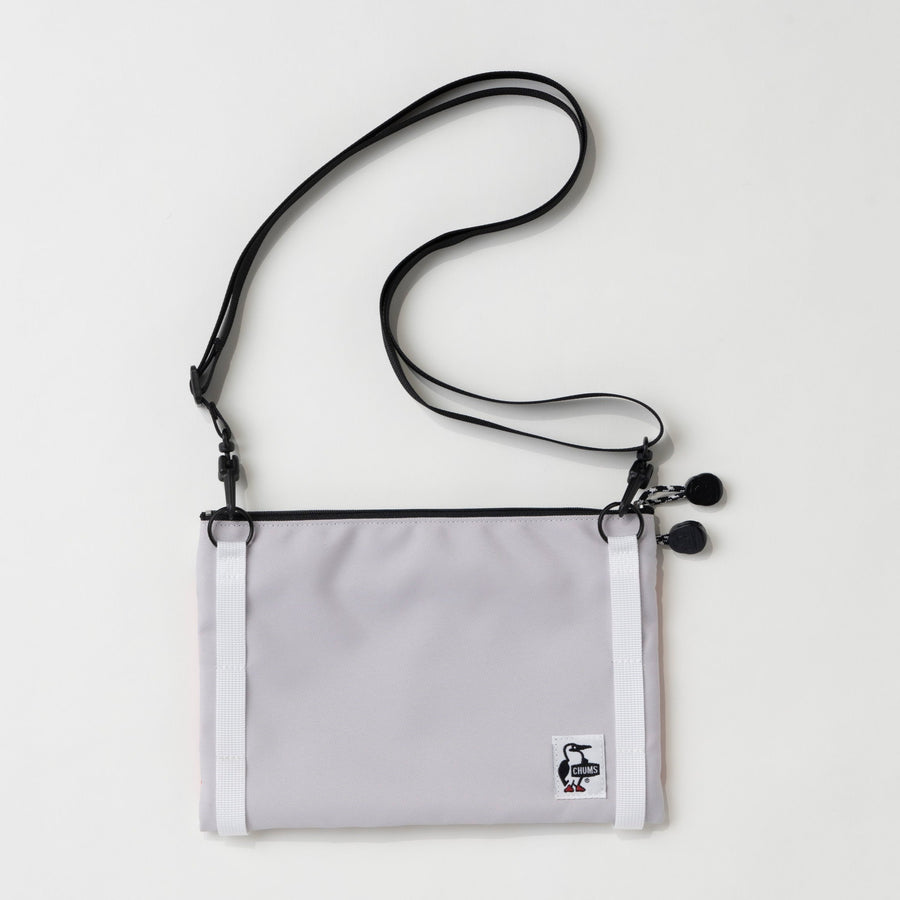 ［ランドネ×チャムス］アウトドアでのお守りサコッシュ