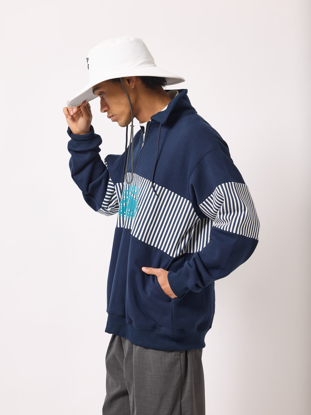 BRUSHED HALF-ZIP SWEATSHIRT