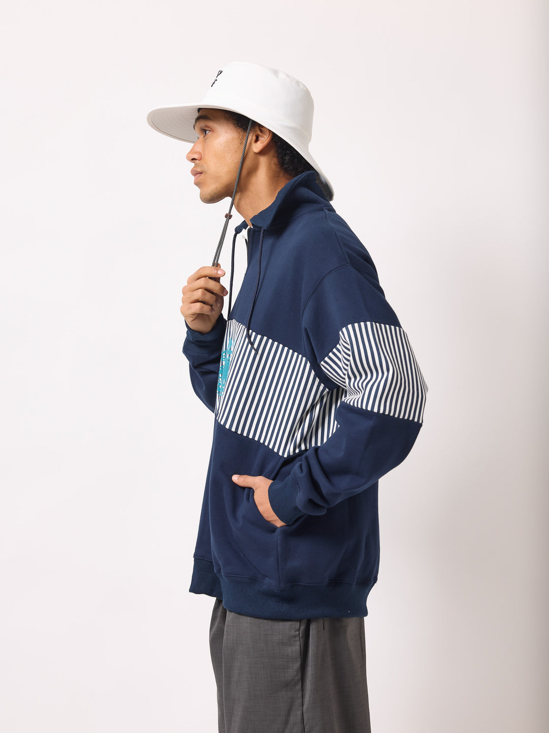 BRUSHED HALF-ZIP SWEATSHIRT