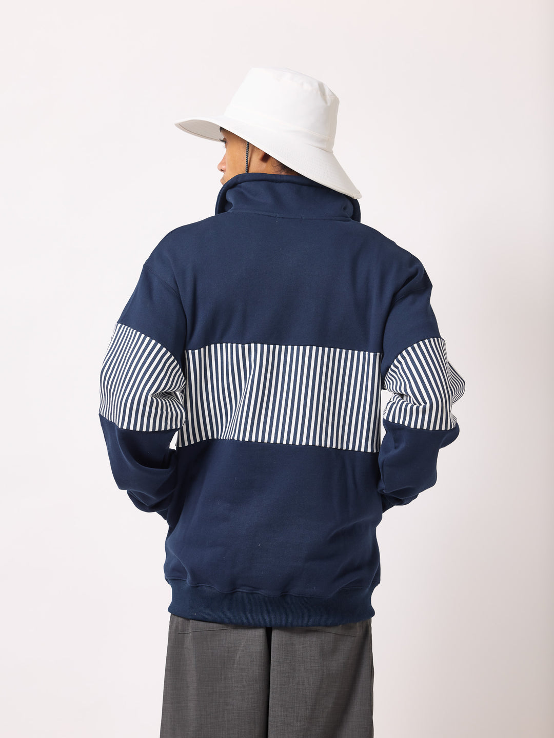 BRUSHED HALF-ZIP SWEATSHIRT