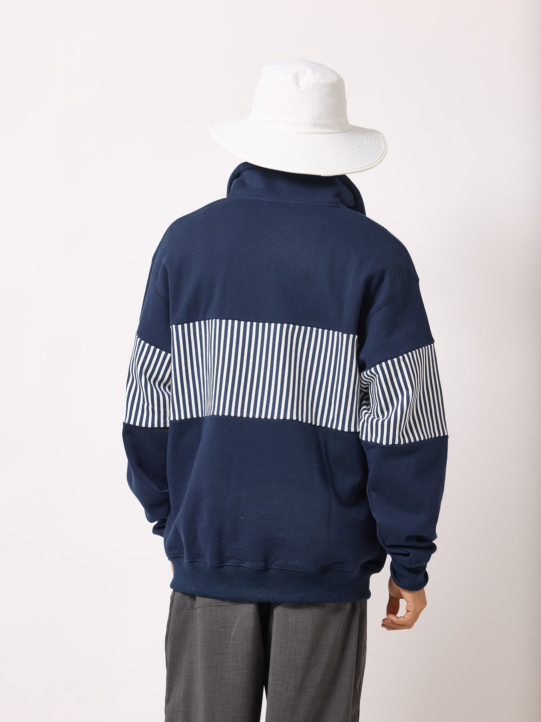 BRUSHED HALF-ZIP SWEATSHIRT