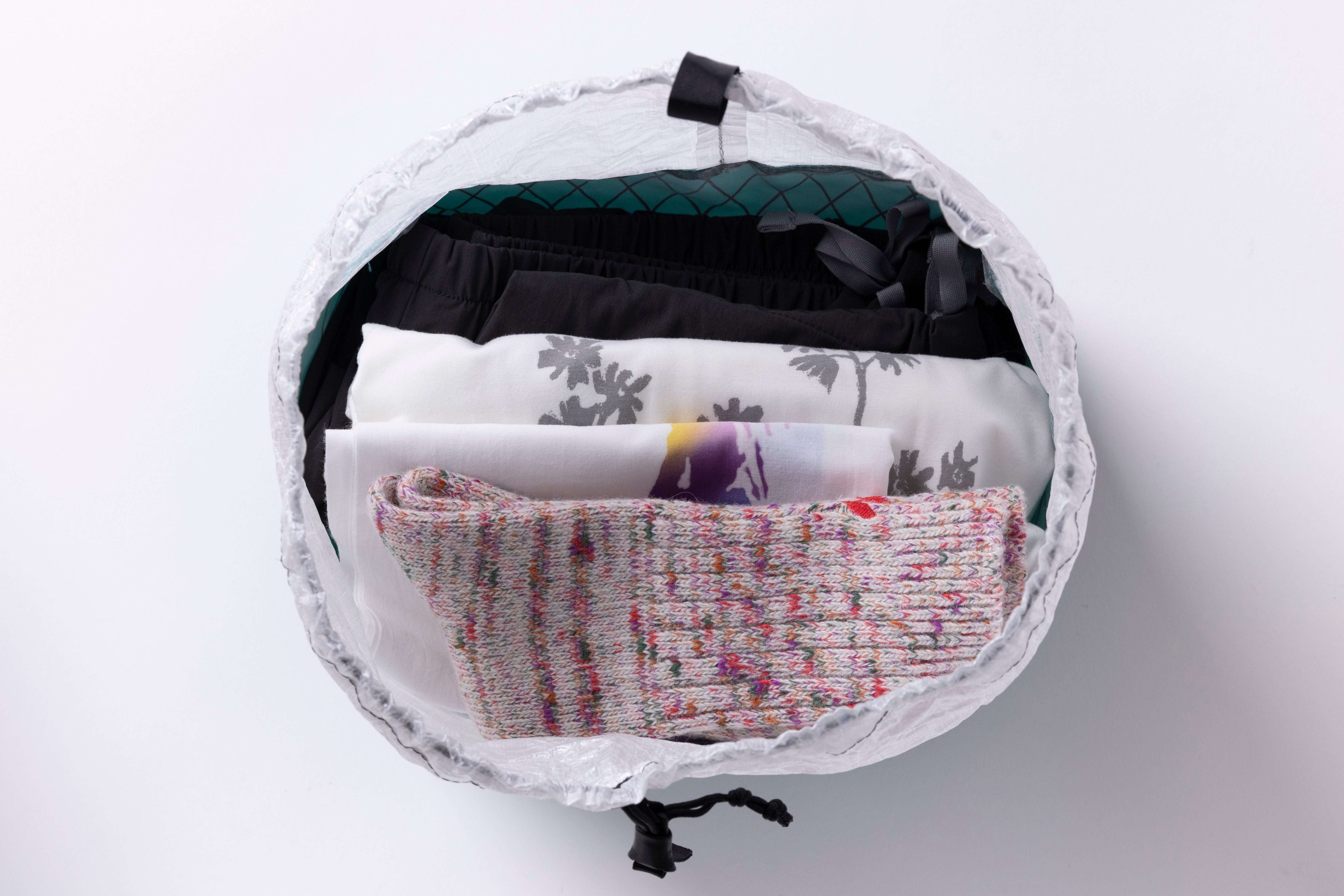 YAMATABI］ダイニーマ製 EASYワイドオープン スタッフサックM – FUNQTEN