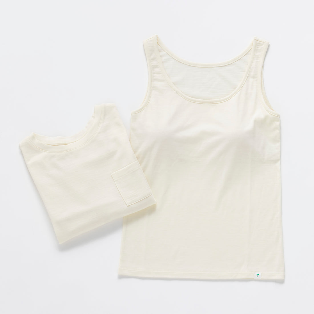 ［かわり芽］さらりとしたウールタンクトップ（カップ付き）