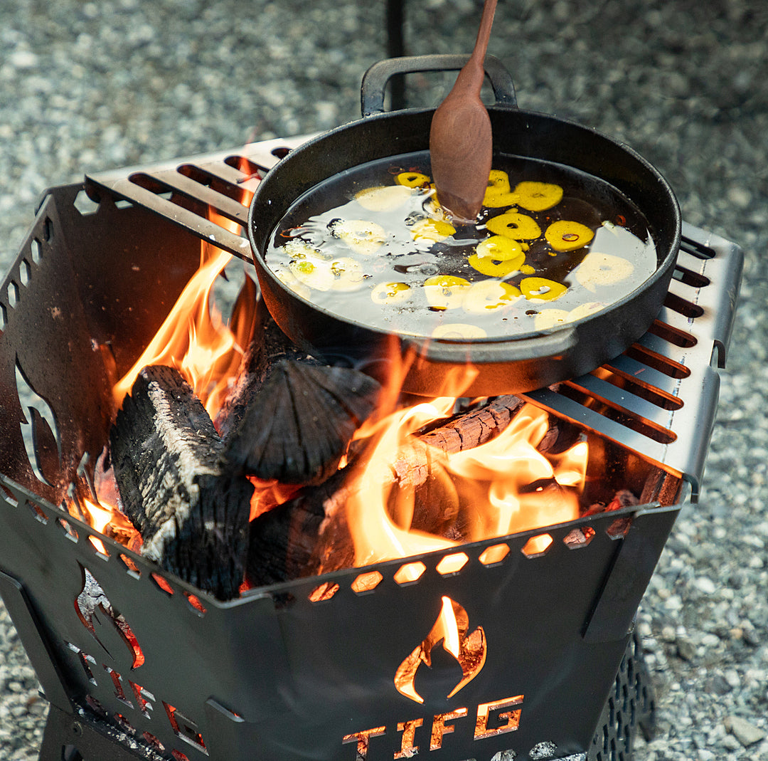 ［THE IRON FIELD GEAR × CAMP TOOLS］ハニカムファイヤーベース