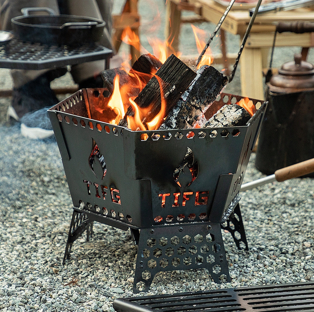 ［THE IRON FIELD GEAR × CAMP TOOLS］ハニカムファイヤーベース