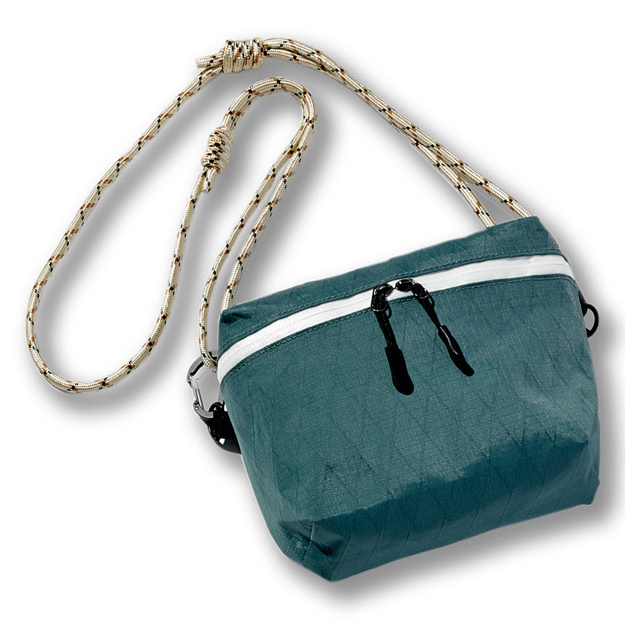 PEAKSオリジナル［マウンテン・サコッシュ SE］