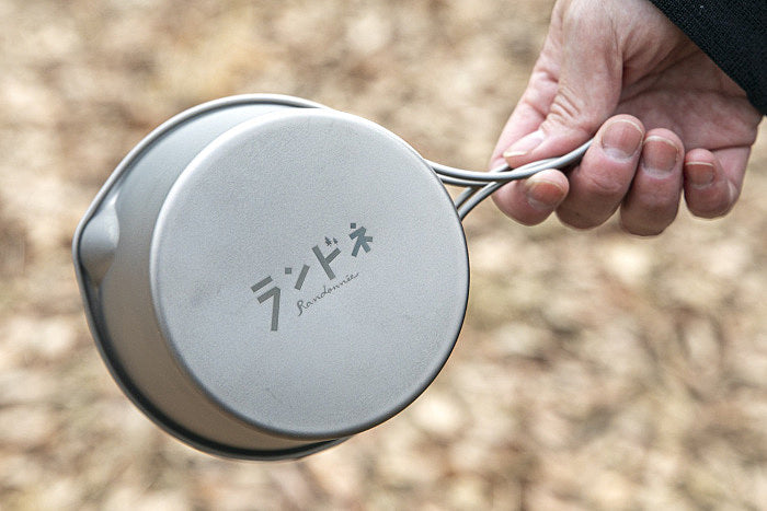 調理しやすいチタン素材のロッキーカップ【ランドネ・オリジナル 